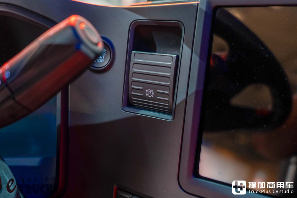 IAA 2026: ¡el octavo de las «Siete Hermanas» de los camiones europeos! ¿El camión nuevo más barato de Europa? Análisis fotográfico en profundidad del Ford F-MAX