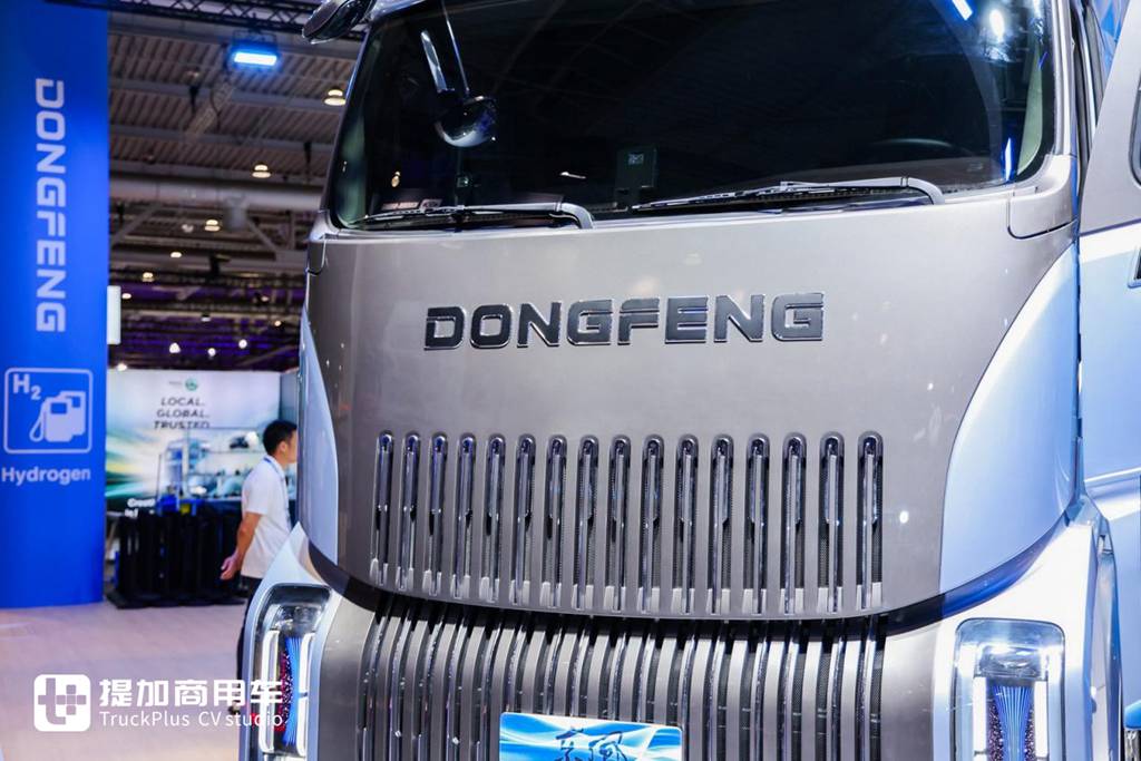 Tres camiones, tres stacks, un sistema híbrido y una plataforma: Dongfeng exhibe la «familia completa» de vehículos comerciales de hidrógeno en Hannover