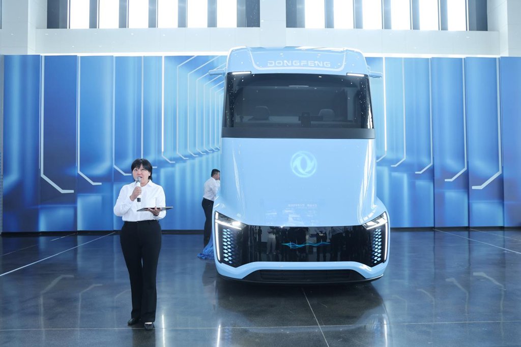 El Centro de Innovación Científico-Tecnológica de Dongfeng Commercial Vehicles abre oficialmente, anclando una nueva etapa de I+D propia