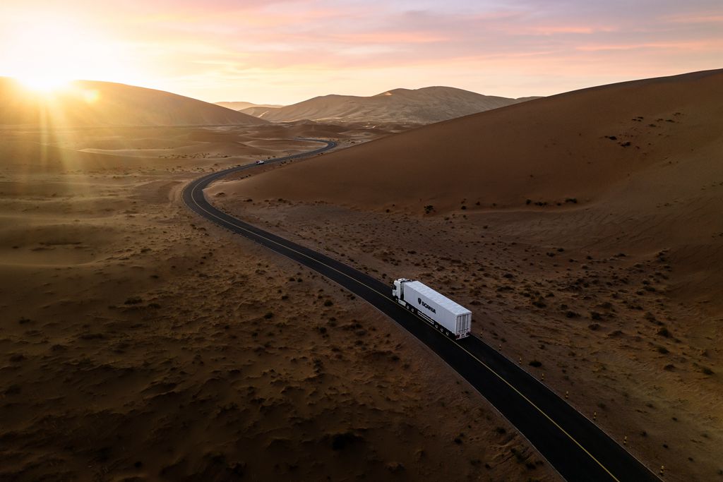 El tractor Scania SUPER 6×4 se lanza oficialmente, ampliando escenarios de transporte diversos