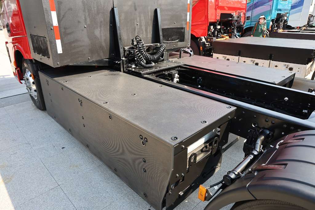 ¡80% en 18 minutos! El Dongfeng Tianlong KH lanza un camión pesado de carga ultrarrápida con cabina totalmente renovada