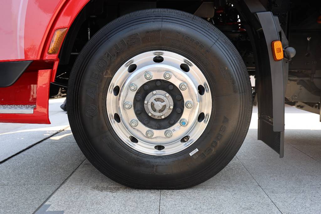 ¡80% en 18 minutos! El Dongfeng Tianlong KH lanza un camión pesado de carga ultrarrápida con cabina totalmente renovada