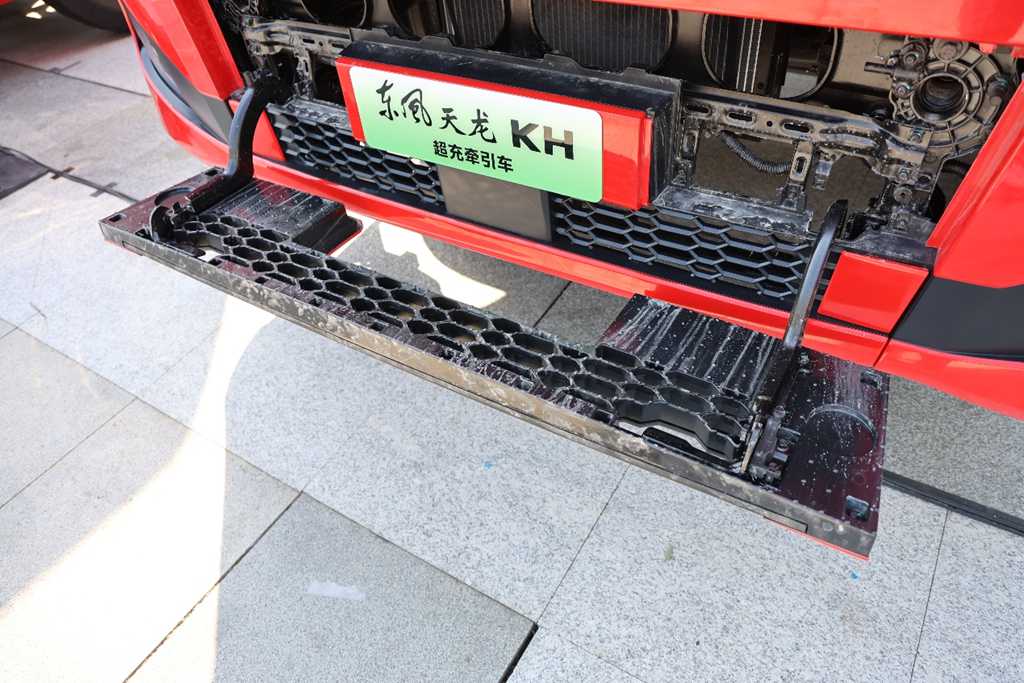 ¡80% en 18 minutos! El Dongfeng Tianlong KH lanza un camión pesado de carga ultrarrápida con cabina totalmente renovada