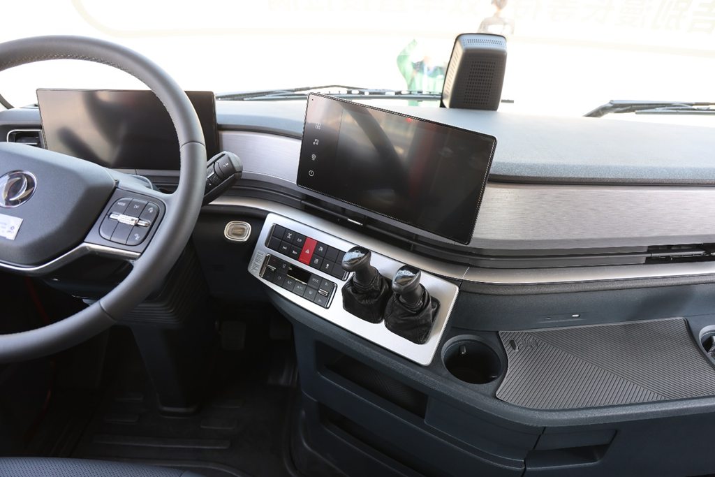 ¡80% en 18 minutos! El Dongfeng Tianlong KH lanza un camión pesado de carga ultrarrápida con cabina totalmente renovada