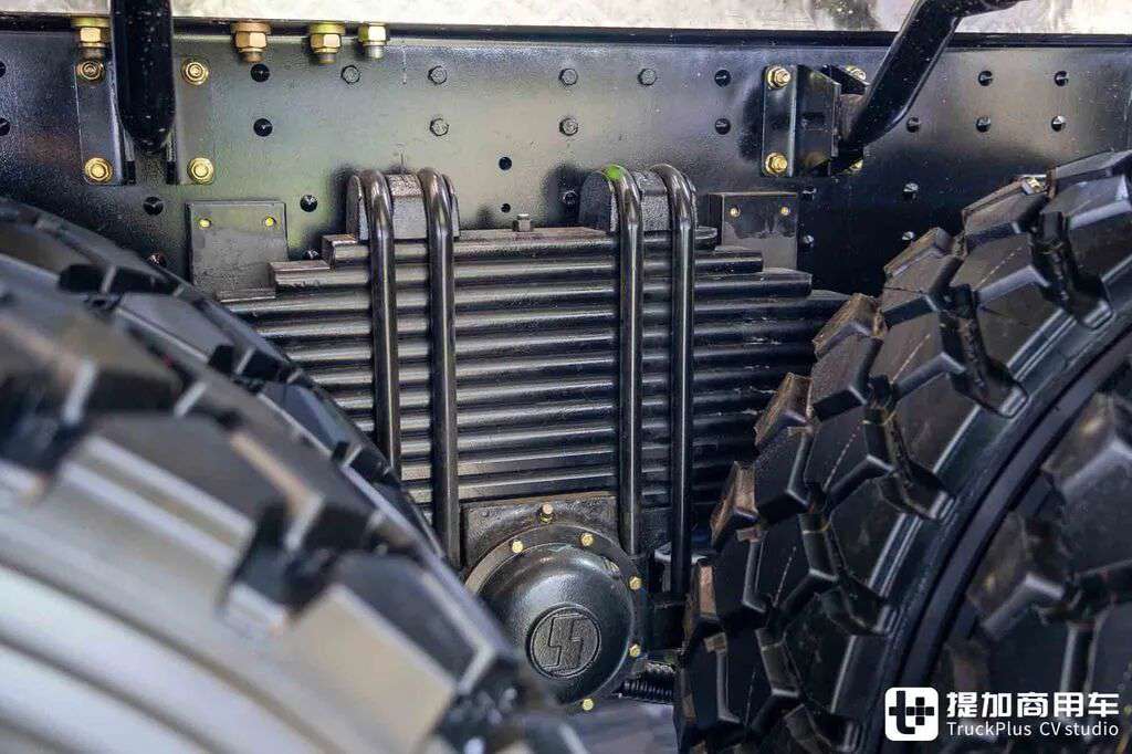 ¿El tractor de gran tonelaje más potente de China? 8×8 + transmisión automática + 660 CV: fotos en profundidad del Shaanxi Delong X5000