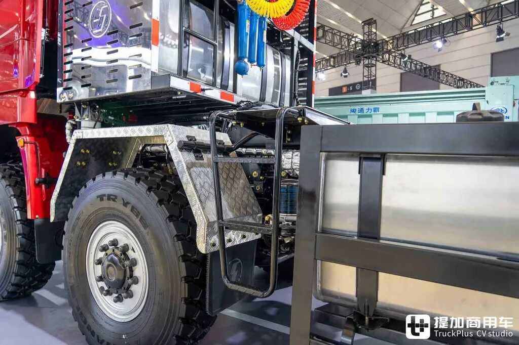 ¿El tractor de gran tonelaje más potente de China? 8×8 + transmisión automática + 660 CV: fotos en profundidad del Shaanxi Delong X5000