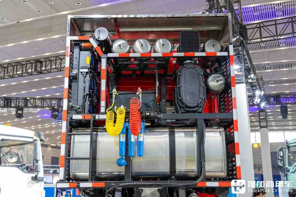 ¿El tractor de gran tonelaje más potente de China? 8×8 + transmisión automática + 660 CV: fotos en profundidad del Shaanxi Delong X5000