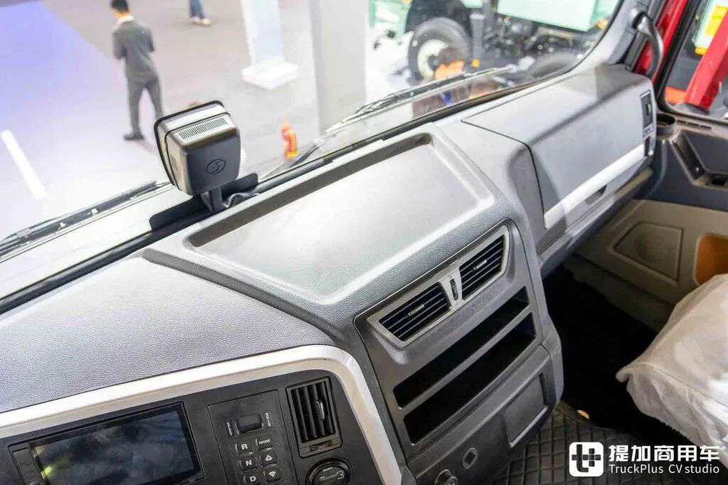 ¿El tractor de gran tonelaje más potente de China? 8×8 + transmisión automática + 660 CV: fotos en profundidad del Shaanxi Delong X5000