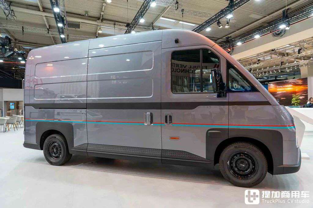 ¿Una furgoneta BYD difícil de ver en el mercado local? Opción de tracción total y descarga externa — BYD E-Vali a fondo